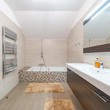 Διαμέρισμα Oxford-californie Luxury 4-bedroom Penthouse With Parking